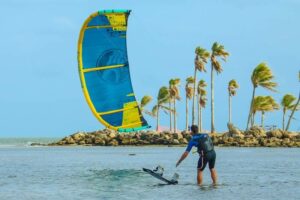 Kitesurfing vs Windsurfing